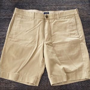 J. Crew Men’s Gramercy Shorts khaki 33”